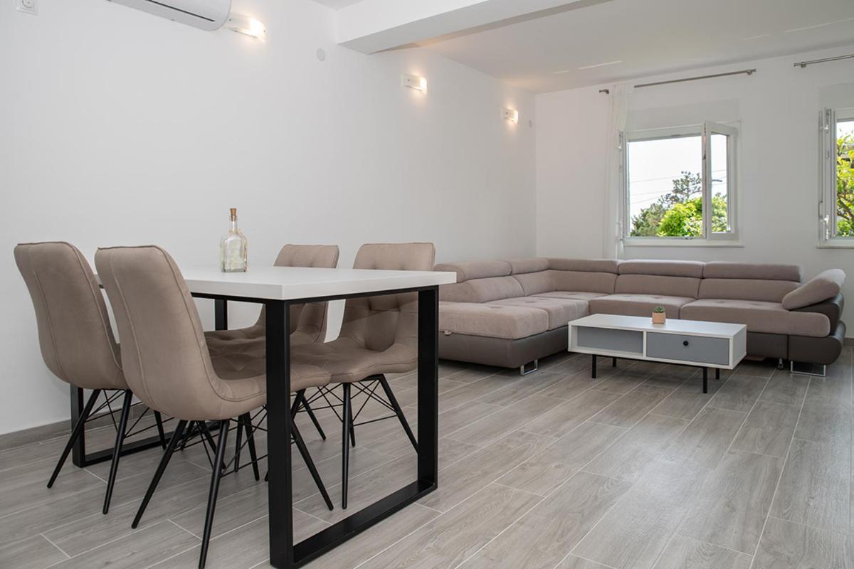 Apartmani Vrtodusic Banjol Eksteriør bilde