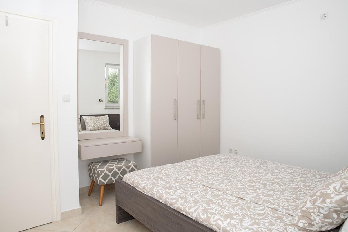 Apartmani Vrtodusic Banjol Eksteriør bilde