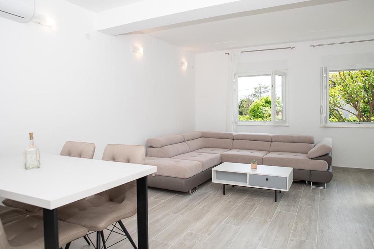 Apartmani Vrtodusic Banjol Eksteriør bilde